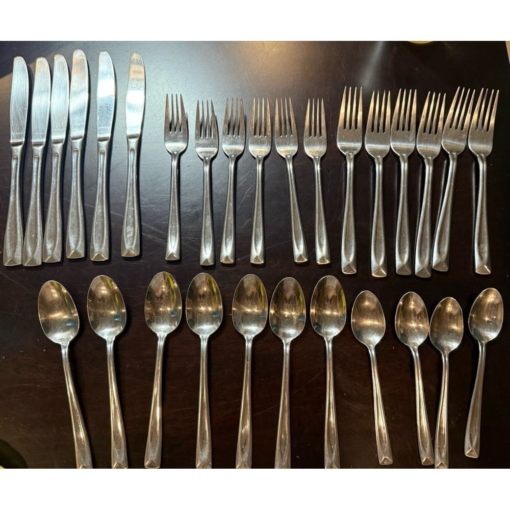 Oneida Lincoln Stainless Flatware Lot 29 Pc Silverware Spoons Forks Knives